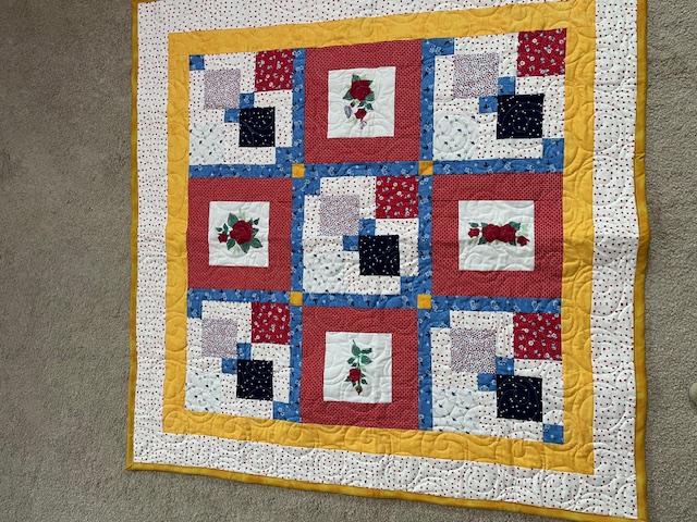 Disappearing 9-patch with roses